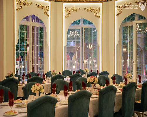 رستوران معین درباری